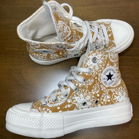 Converse Chuck Taylor All Star Platform Fall Florals 572541C - Picture 8 of 11